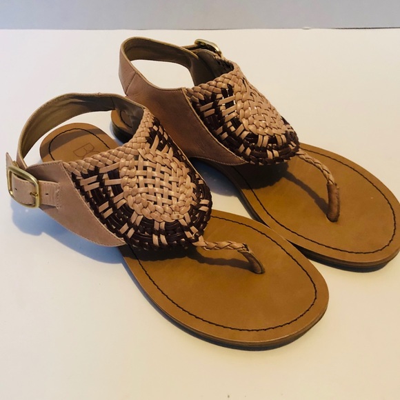 BCBG Paris Shoes - 📦BCBG Paris flat sandals.